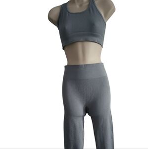 Chic Gray Ribbed Leggings Set